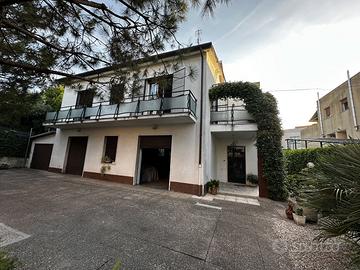 Palombare casa singola con giardino