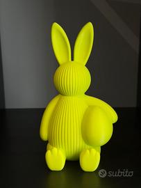 Coniglio pasquale seduto