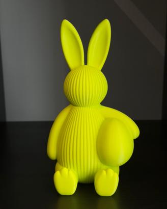 Coniglio pasquale seduto