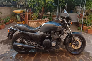 Kawasaki GPZ 1100 asi