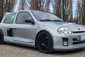 Renault Clio 3.0 V6 24V cat 3 porte Sport