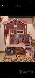 Casa delle bambole in legno