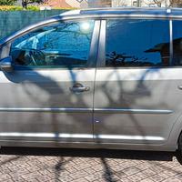 TOURAN 2.0 TDI 140 CV 7 POSTI