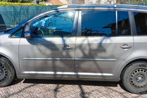TOURAN 2.0 TDI 140 CV 7 POSTI