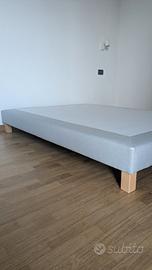 Letto matrimoniale con rete imbottita