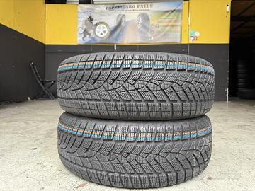 2 Gomme 215/60R17 Goodyear Invernali 95% residui