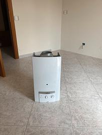 Scaldabagno a gas Vaillant MAG usato funzionante