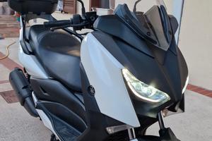 YAMAHA XMAX 300