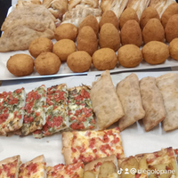 Rosticcere focaccere cornetti e brioches