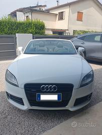 AUDI TT CABRIO