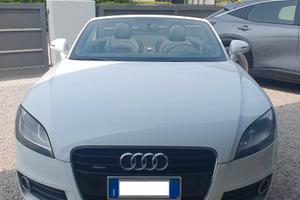 AUDI TT CABRIO