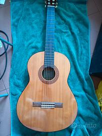 Chitarra YAMAHA mod. C 40, come nuova, bella bella