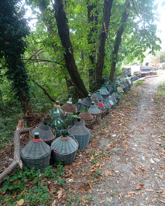 Damigiane di vetro in varie misure