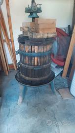 Torchio e pressa per uva