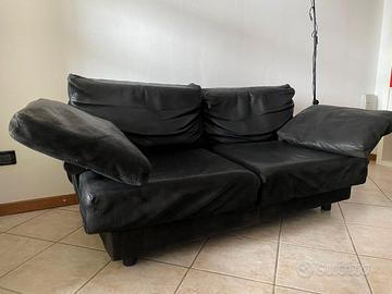 DIVANO 2 POSTI IN PELLE + LAMPADA DA TERRA