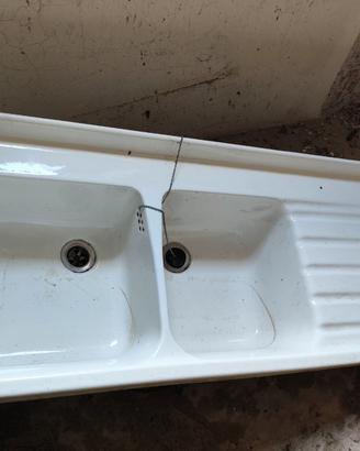 Lavandino da cucina doppia vasca con sgocciolatoio