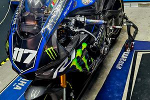 YAMAHA R1 2015