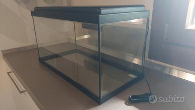 Acquario Aquatlantis 61L + Filtro + Skimmer