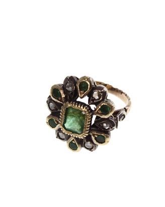 Anello antico, con diamanti e smeraldi , realizzat