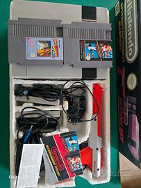 Nintendo Action Set NES + 2 Giochi Pistola Zapper