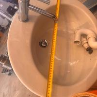 Lavandino e miscelatore