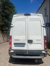 furgone iveco dayli