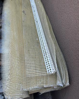 Paraspigolo per cappotto in PVC con rete