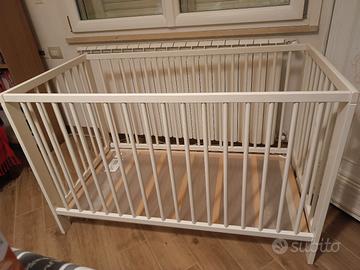 lettino bianco Ikea 