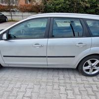 Ford focus 1600 benzina con impianto gas