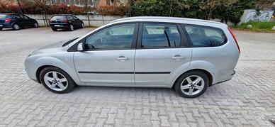 Ford focus 1600 benzina con impianto gas