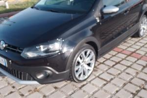 Polo cross