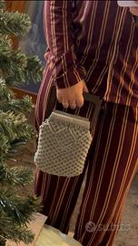 Borsa fatta a mano in macramé