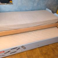 Doppio letto a cassettone con reti a doghe