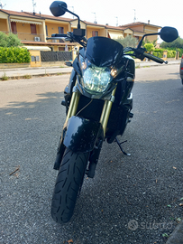 Suzuki gsr 750 2011