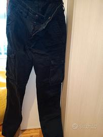 Pantaloni cargo