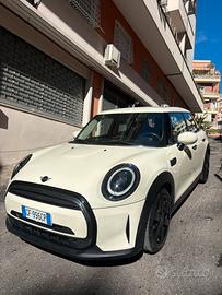MINI COOPER bianca 2021