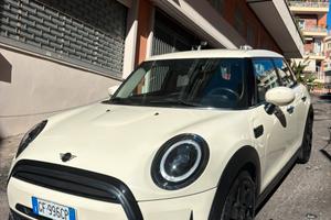 MINI COOPER bianca 2021