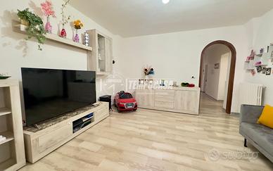 3 VANI INDIPENDENTE CON PATIO