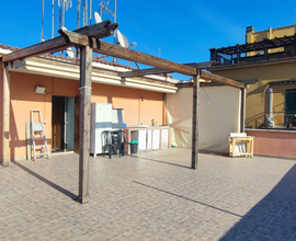 Attico monolocale con terrazzo (casa vacanza)