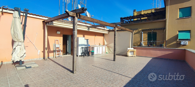 Attico monolocale con terrazzo (casa vacanza)