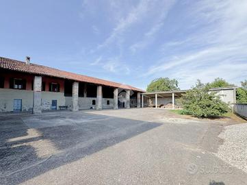 CAPANNONE A ALFIANELLO