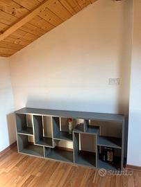mobile/libreria grigia