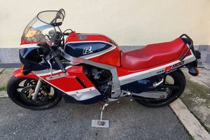 Suzuki gsx r 1100 targa Oro