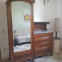 Mobile antico stile liberty