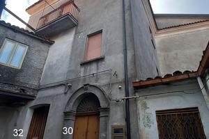 FABBRICATO su più livelli nel centro storico