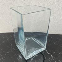 Vaso rettangolare in vetro trasparente