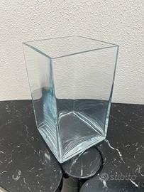 Vaso rettangolare in vetro trasparente