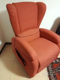Poltrona relax elettrica con sistema alzapersona e