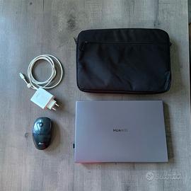 Huawei Matebook 14 Grigio i5 8GB | set completo