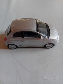 Modellino die cast Fiat Nuova 500